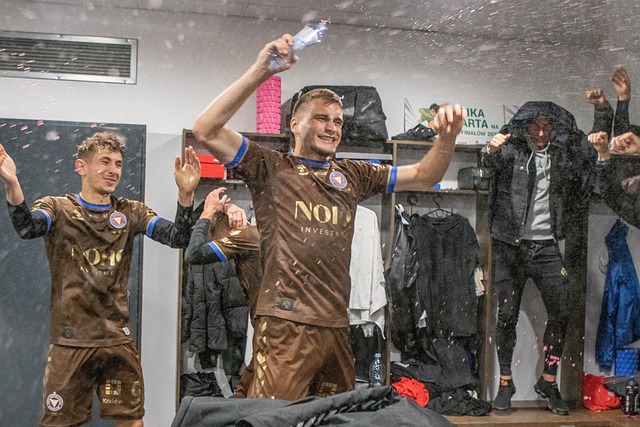 力同样不可 力同样不可